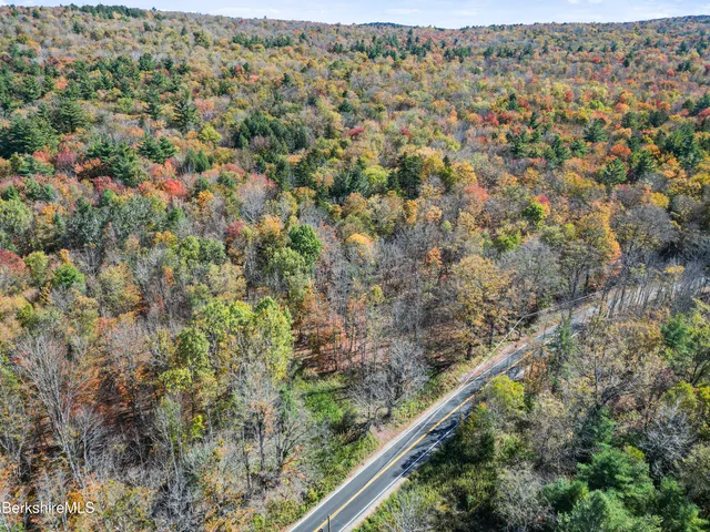 $599,000 | 14-15 George Schnopp Road, Hinsdale, MA 01235