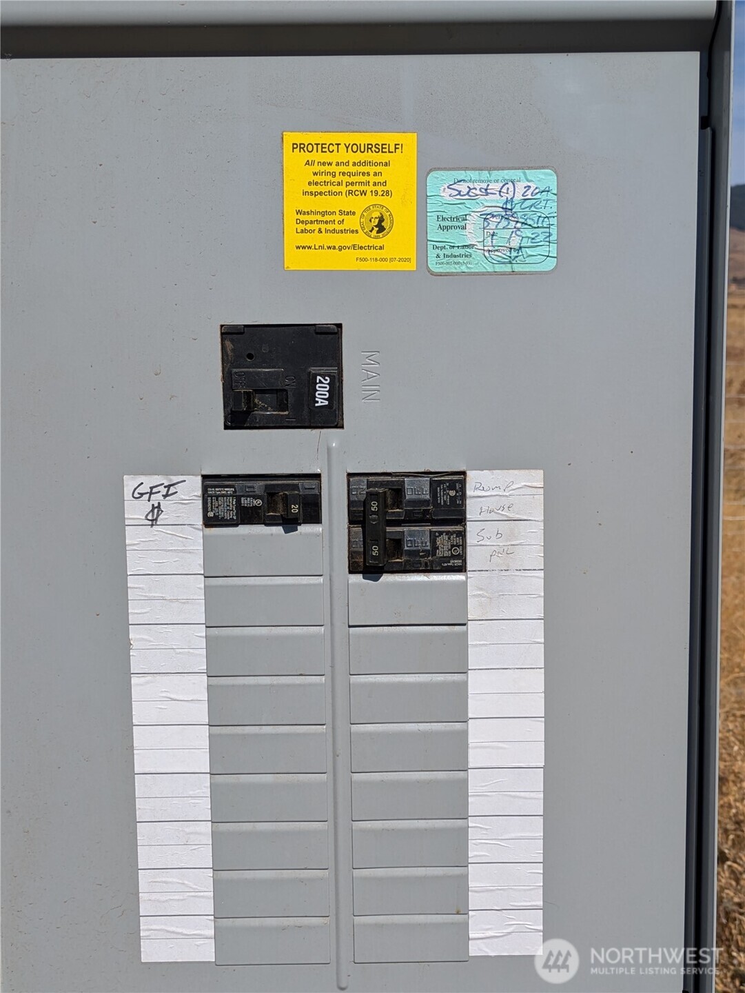 1151 Flying Rock Road Ellensburg, WA 98926 - Photo 15 of 18 a bathroom with a sink and a mirror