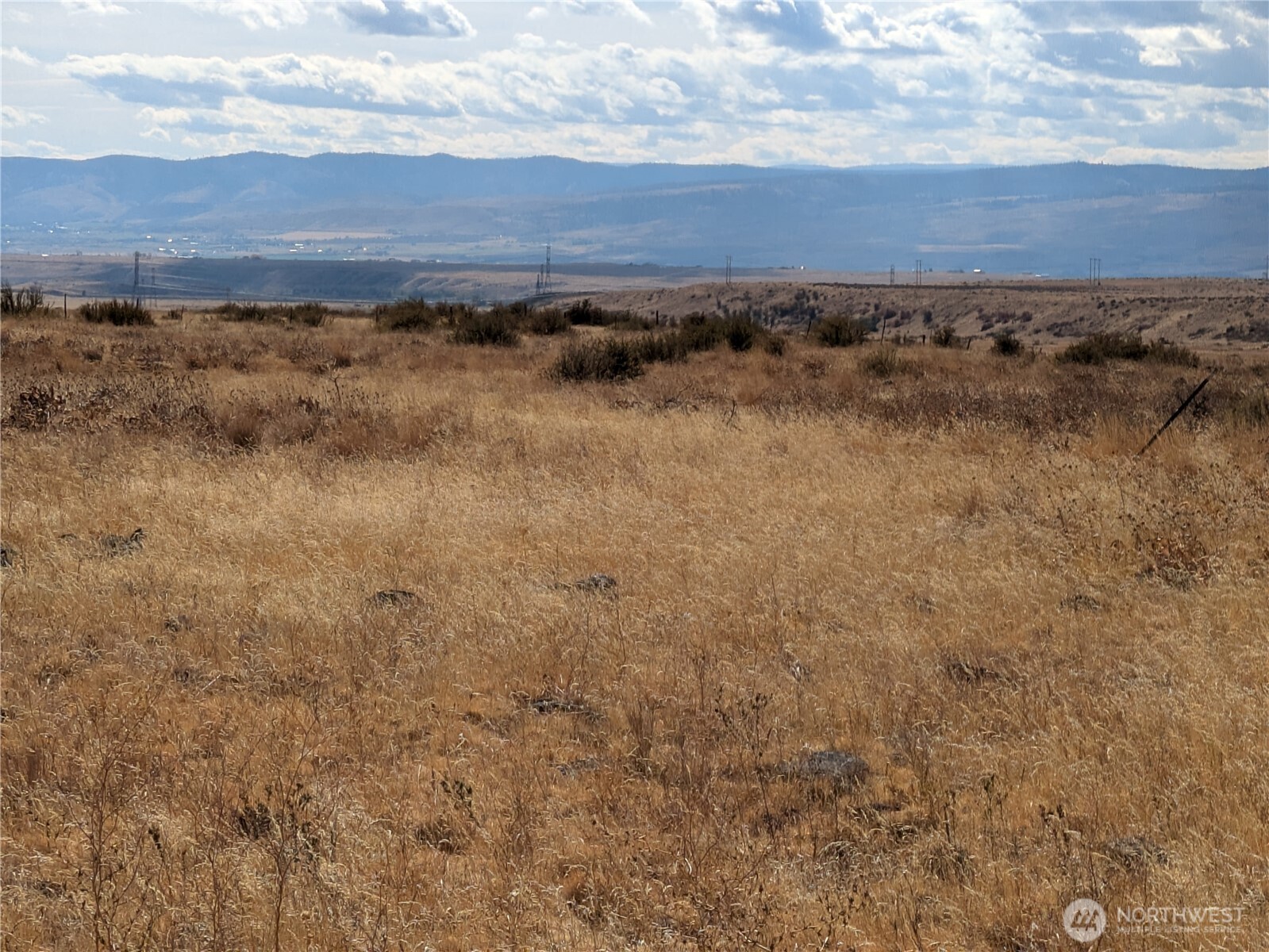 1151 Flying Rock Road Ellensburg, WA 98926 - Photo 6 of 18 a view of lake and mountain