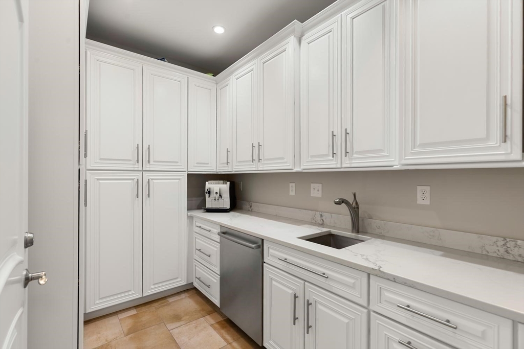 19 Douglas Road Lexington, MA 02420 - Photo 13 of 35 Gallery Image 13