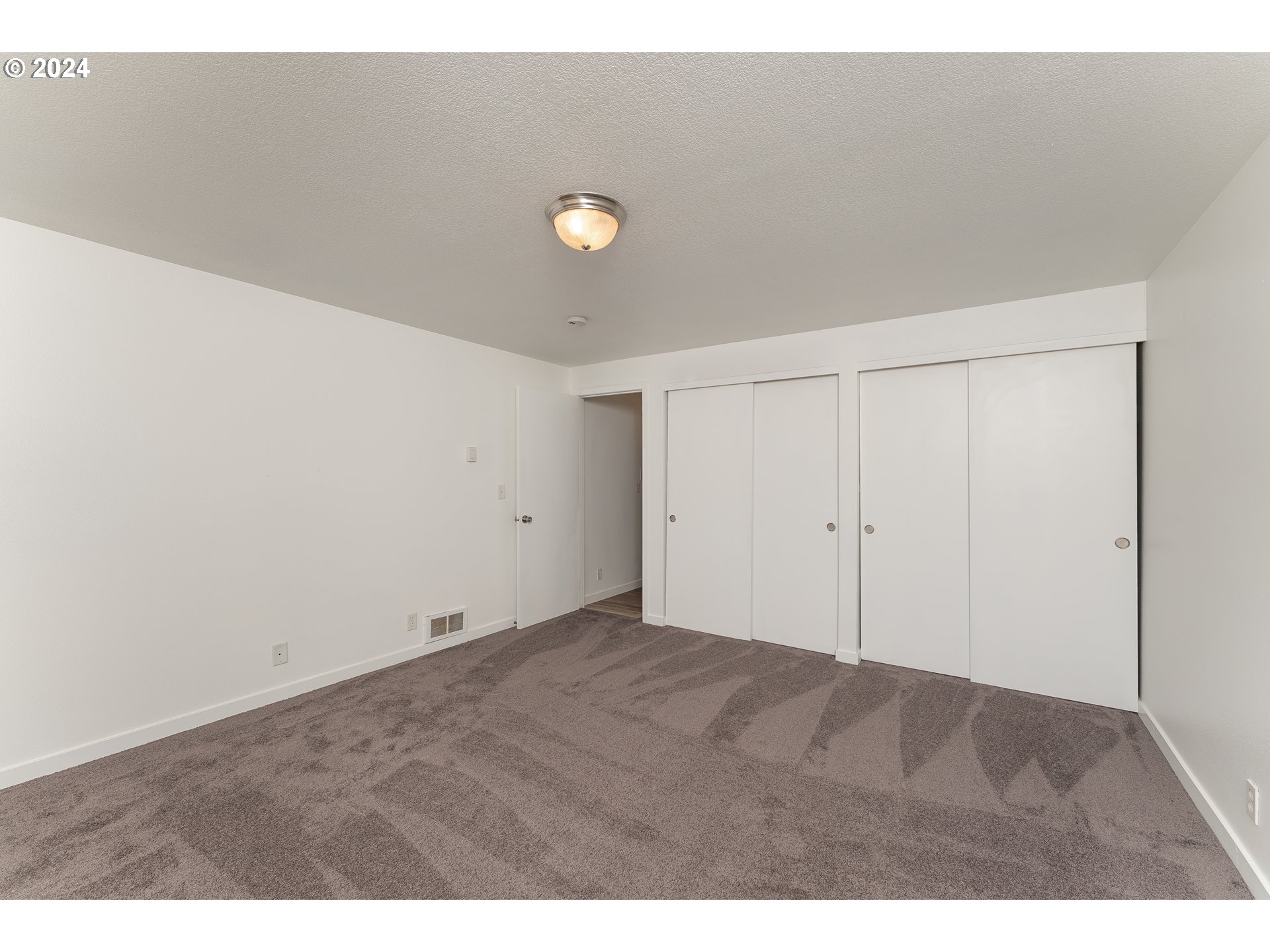 510 Reston Road Tenmile, OR 97481 - Photo 11 of 36 a view of an empty room