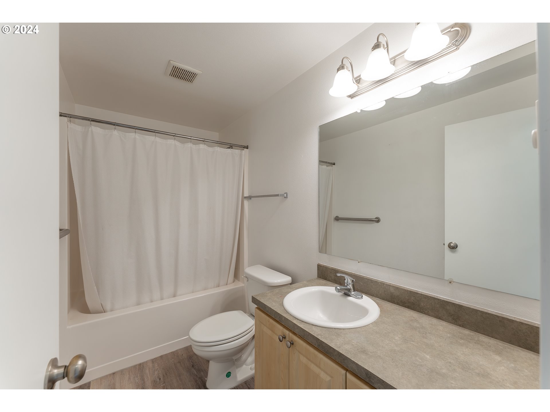 510 Reston Road Tenmile, OR 97481 - Photo 17 of 36 a bathroom with a sink a toilet and shower