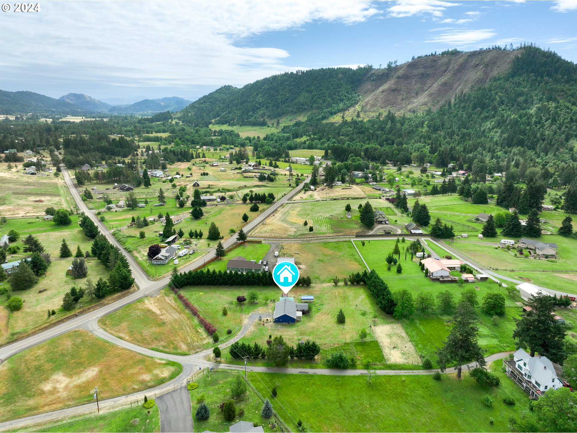 510 Reston Road Tenmile, OR 97481 - Photo 29 of 36 a view of a city