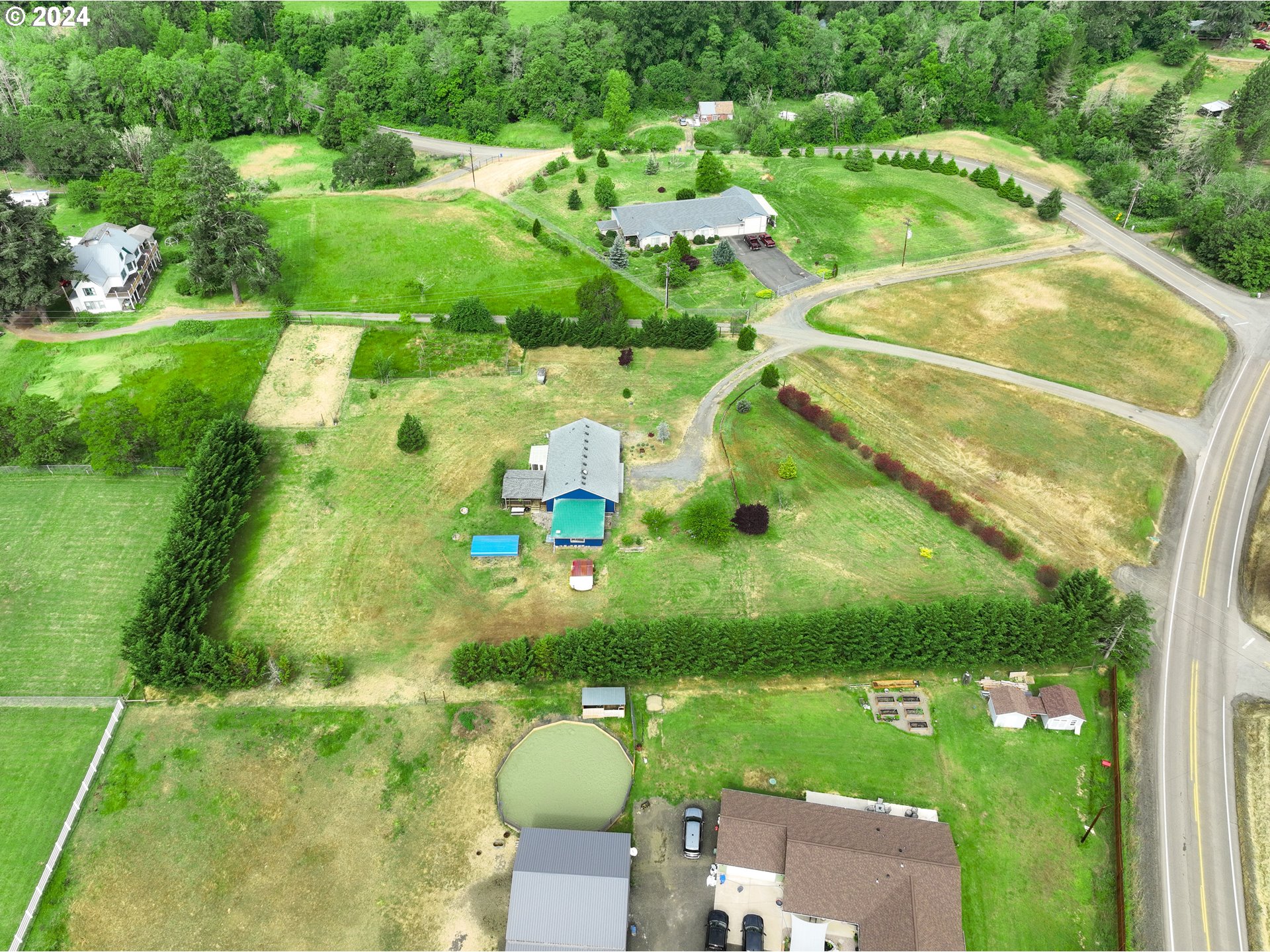 510 Reston Road Tenmile, OR 97481 - Photo 31 of 36 a view of yard