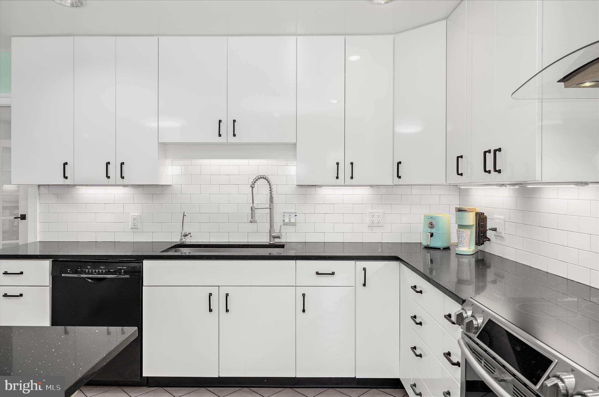 8517 New Cut Road Severn, MD 21144 - Photo 8 of 113 Cabinet under lighting