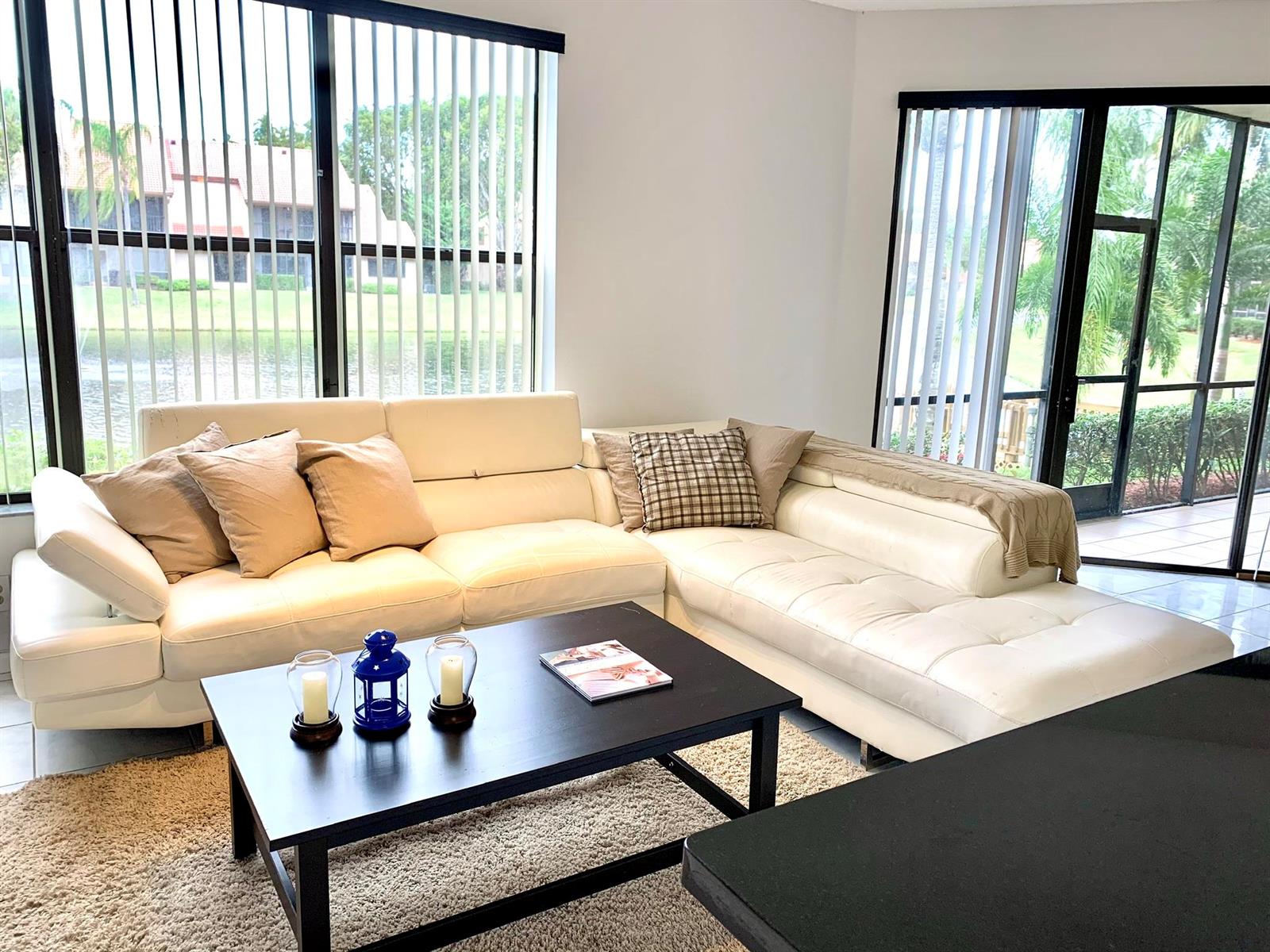 5801 Coach House Circle, Unit D Boca Raton, FL 33486 - Photo 2 of 34 Living room