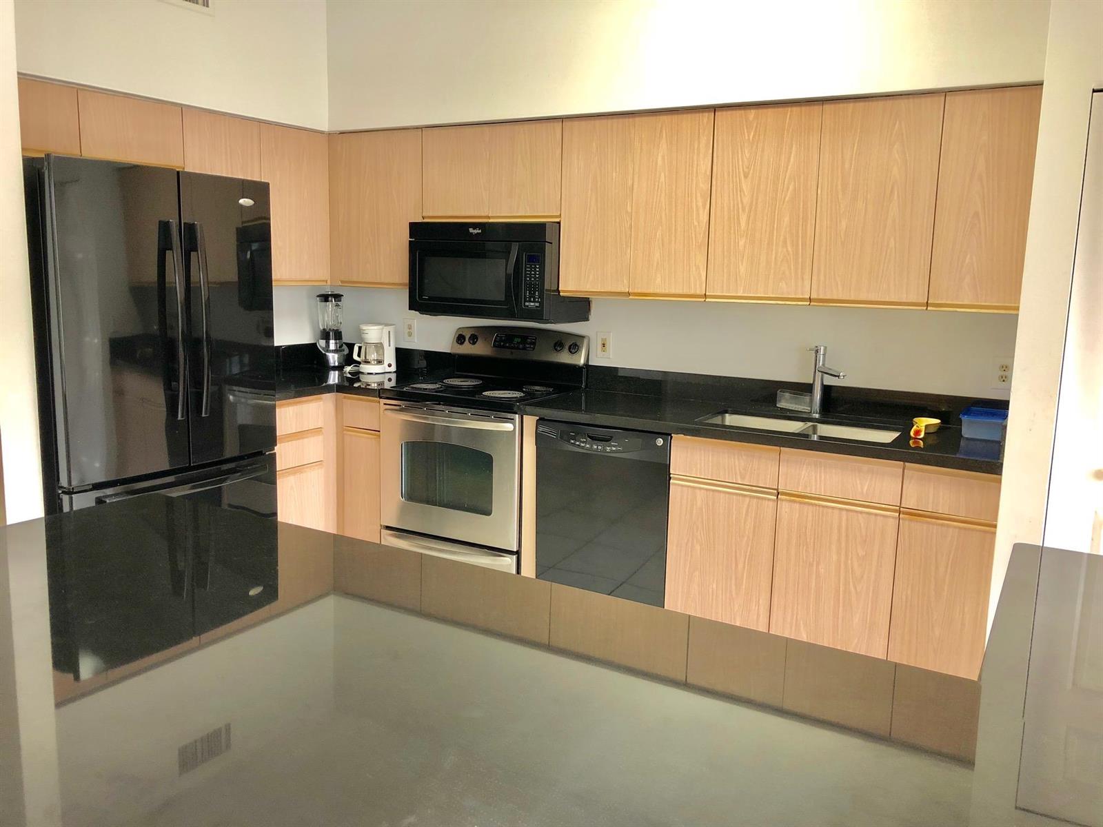 5801 Coach House Circle, Unit D Boca Raton, FL 33486 - Photo 12 of 34 Kitchen