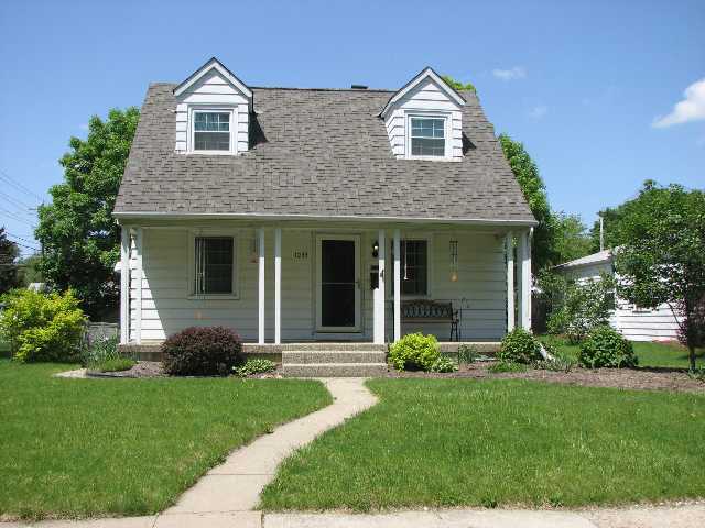 1033 Vernon Road Bexley, OH 43209 - Photo 1 of 12 Gallery Image 1