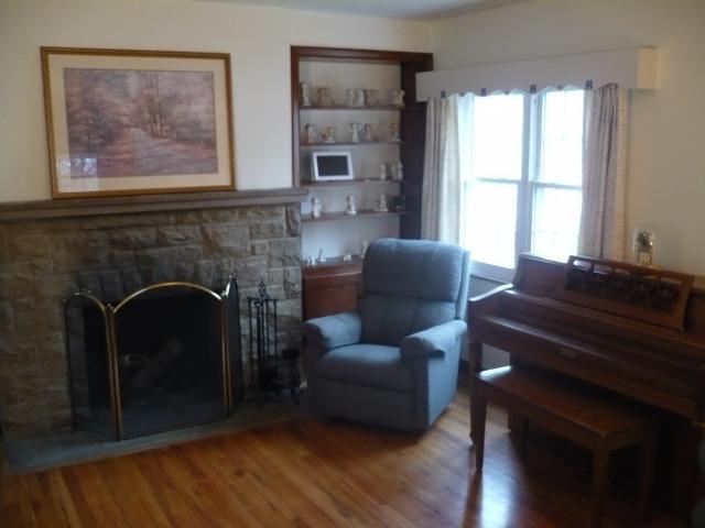 1033 Vernon Road Bexley, OH 43209 - Photo 2 of 12 Gallery Image 2