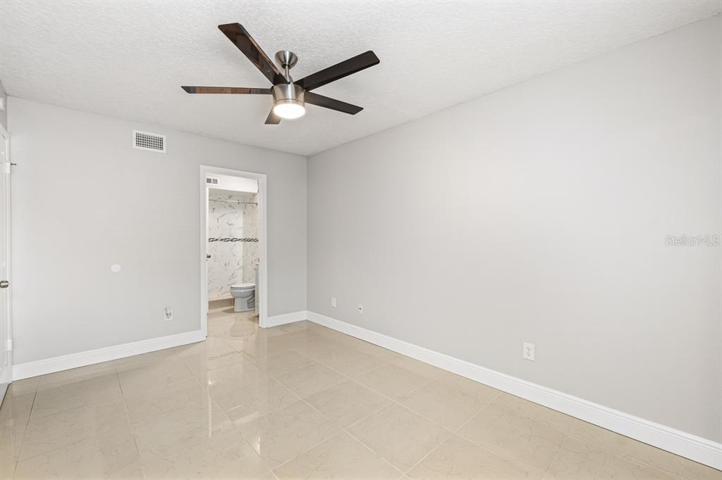 4304 Middlebrook Road, Unit 4304 Orlando, FL 32811 - Photo 8 of 16 Gallery Image 8