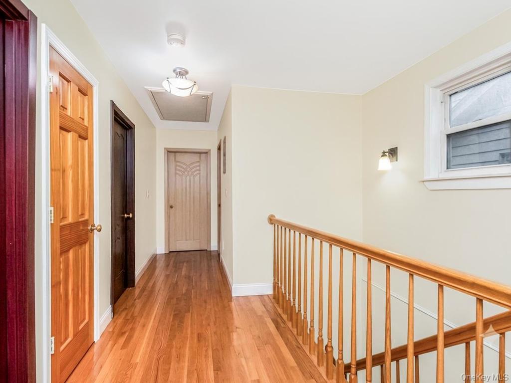 4004 Rombouts Avenue Bronx, NY 10466 - Photo 21 of 37