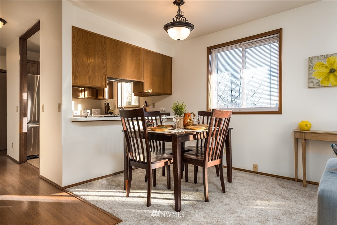 272 Lind Avenue Northwest Renton, WA 98057 - Photo 5 of 17