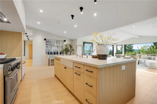 $1,899,000 | 20553 Califa Street, Woodland Hills, CA 91367