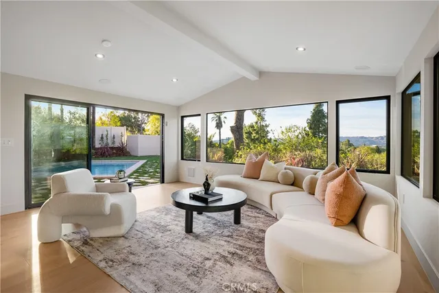 $1,899,000 | 20553 Califa Street, Woodland Hills, CA 91367