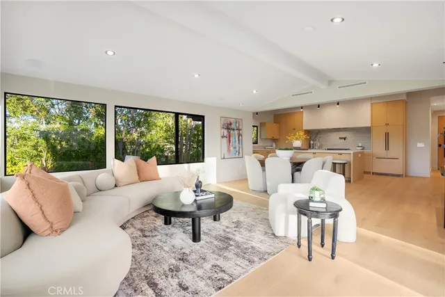 $1,899,000 | 20553 Califa Street, Woodland Hills, CA 91367