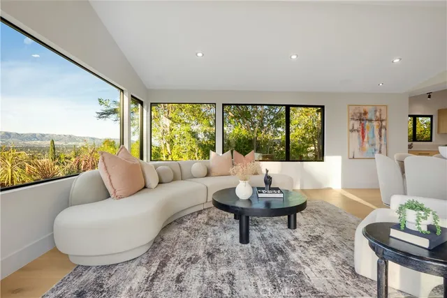 $1,899,000 | 20553 Califa Street, Woodland Hills, CA 91367