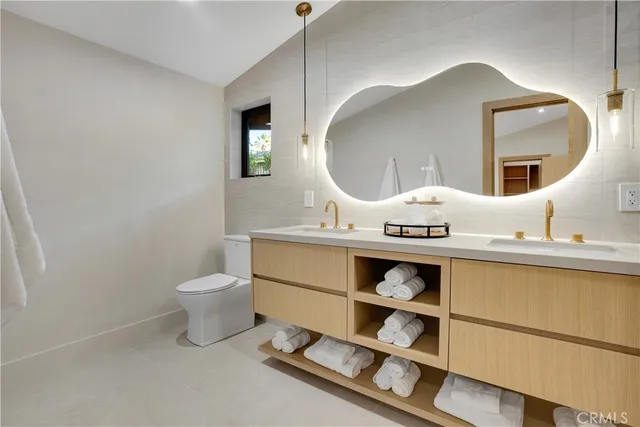 $1,899,000 | 20553 Califa Street, Woodland Hills, CA 91367