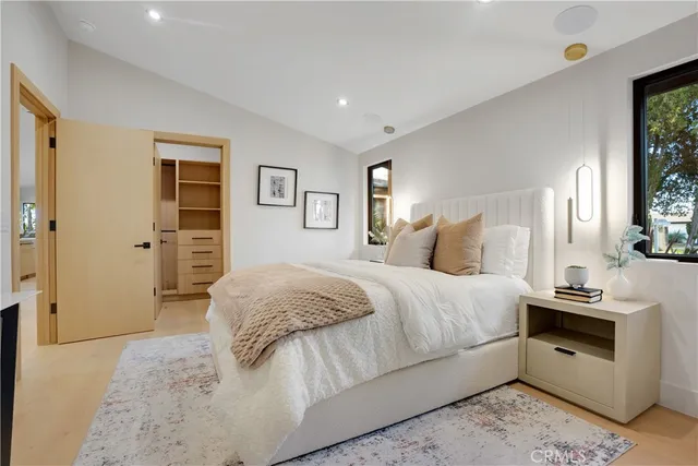 $1,899,000 | 20553 Califa Street, Woodland Hills, CA 91367