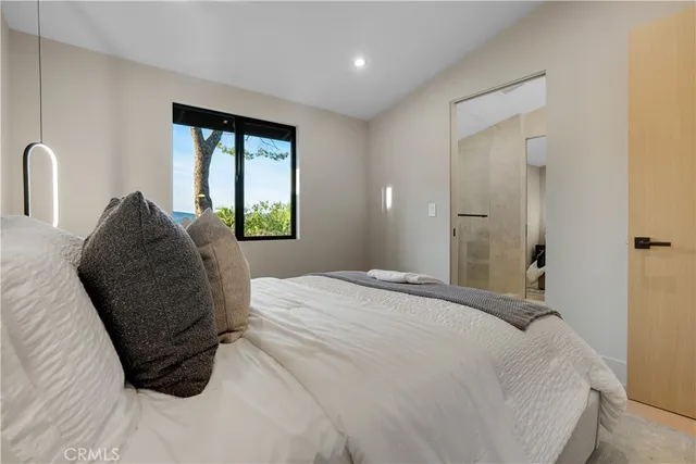 $1,899,000 | 20553 Califa Street, Woodland Hills, CA 91367