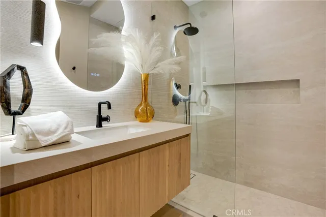 $1,899,000 | 20553 Califa Street, Woodland Hills, CA 91367