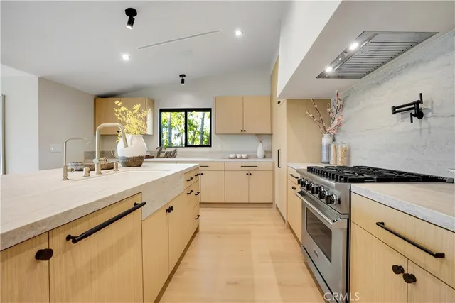 $1,899,000 | 20553 Califa Street, Woodland Hills, CA 91367