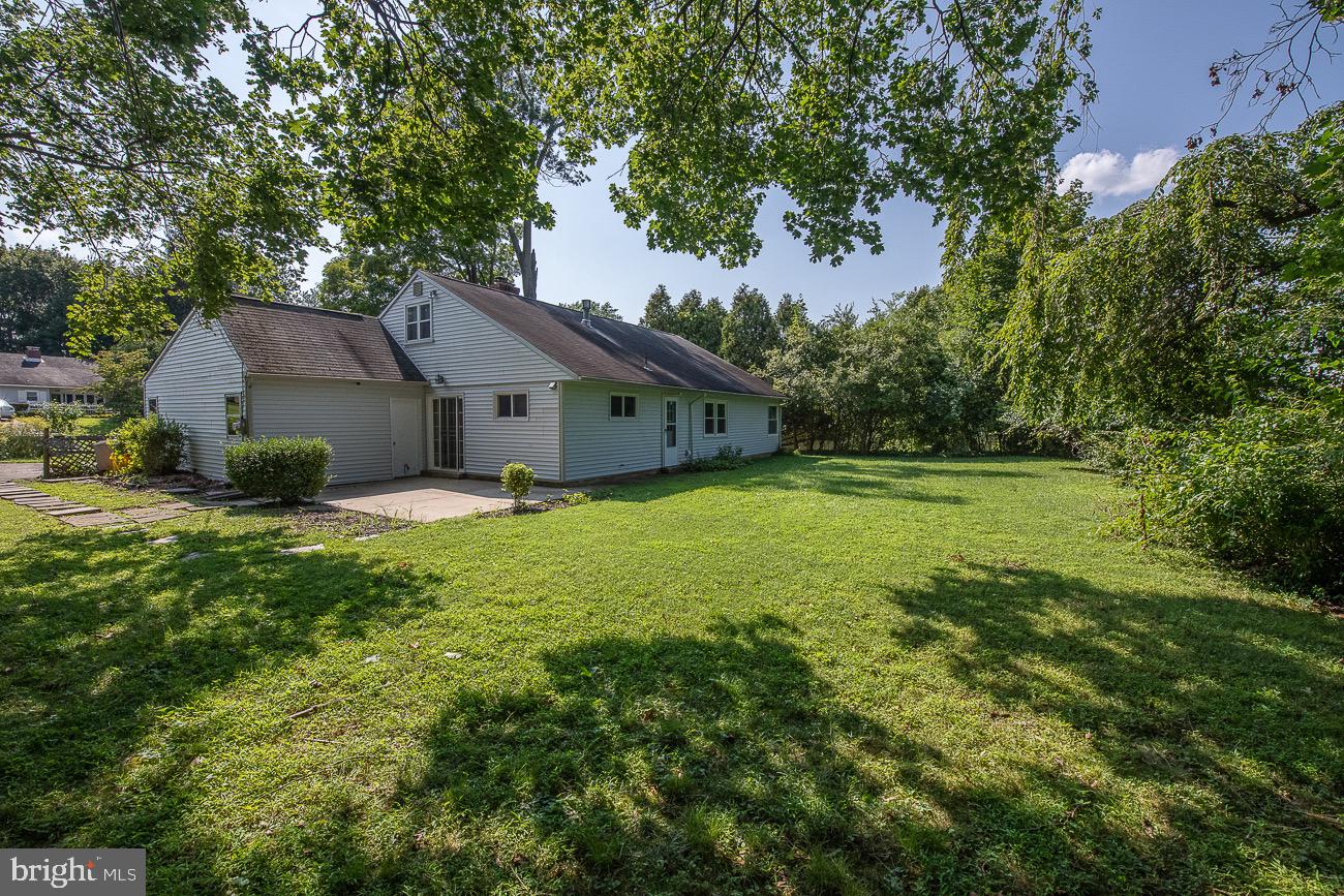 8805 Delphine Road Glenside, PA 19038 - Photo 26 of 27 Backyard