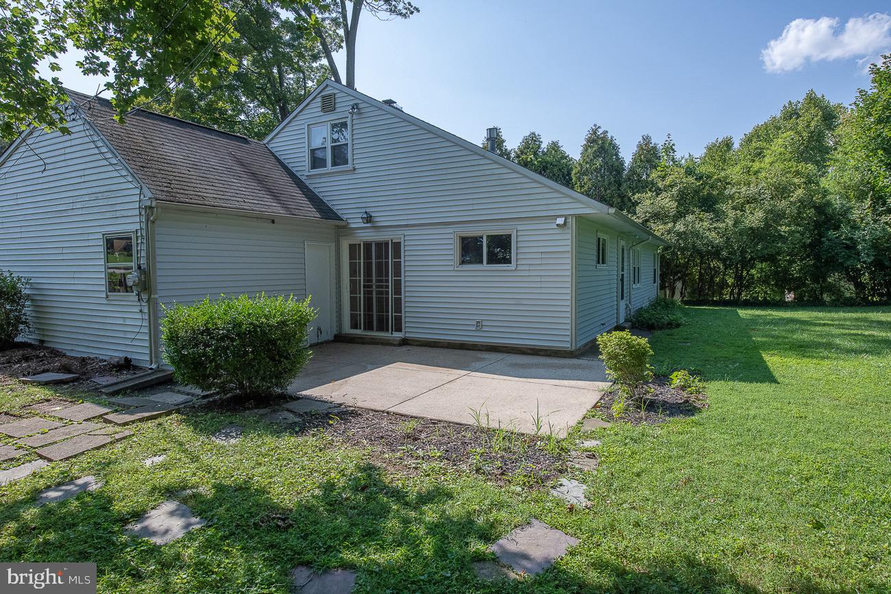 8805 Delphine Road Glenside, PA 19038 - Photo 27 of 27 Backyard and patio