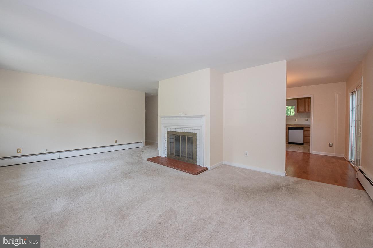 8805 Delphine Road Glenside, PA 19038 - Photo 5 of 27 Living room