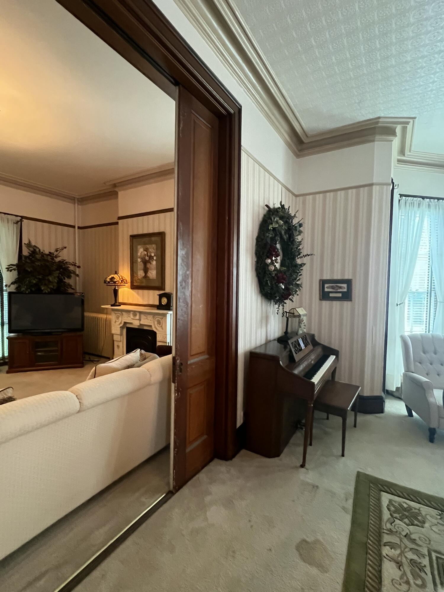 965 Racine Street Delavan, WI 53115 - Photo 23 of 47 Pocket Doors