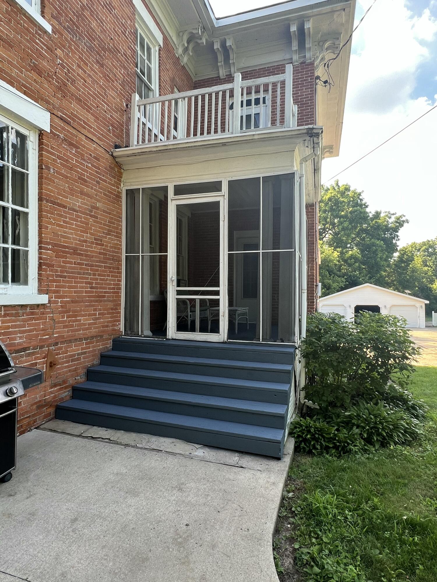 965 Racine Street Delavan, WI 53115 - Photo 8 of 47 Side Porch