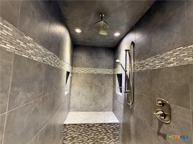 $289,000 | 1112 Dallas Avenue, Seadrift, TX 77983