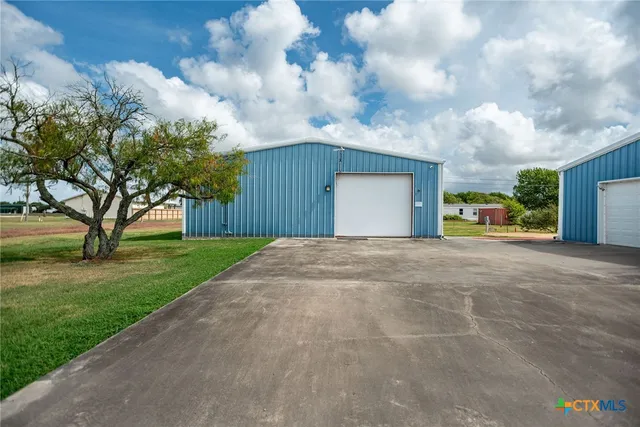 $289,000 | 1112 Dallas Avenue, Seadrift, TX 77983