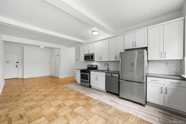 $369,000 | 3850 Hudson Manor Terrace, Unit LBE | Riverdale
