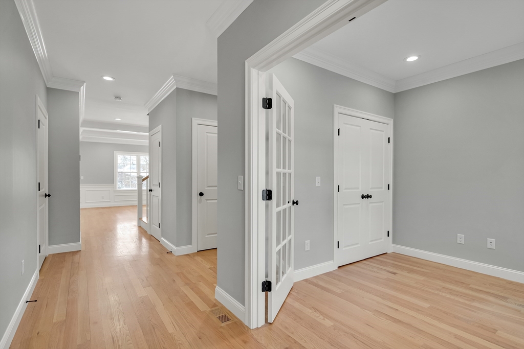 126 Dale Street Waltham, MA 02451 - Photo 3 of 42