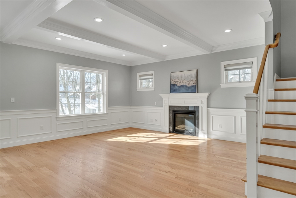 126 Dale Street Waltham, MA 02451 - Photo 4 of 42