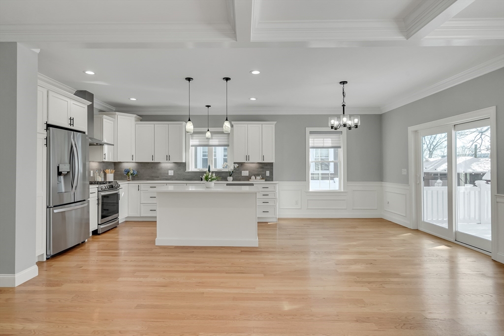 126 Dale Street Waltham, MA 02451 - Photo 8 of 42