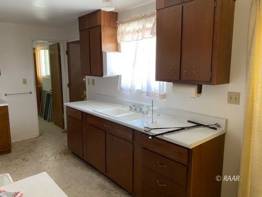 629 South Allen Street Ridgecrest, CA 93555 - Photo 3 of 7