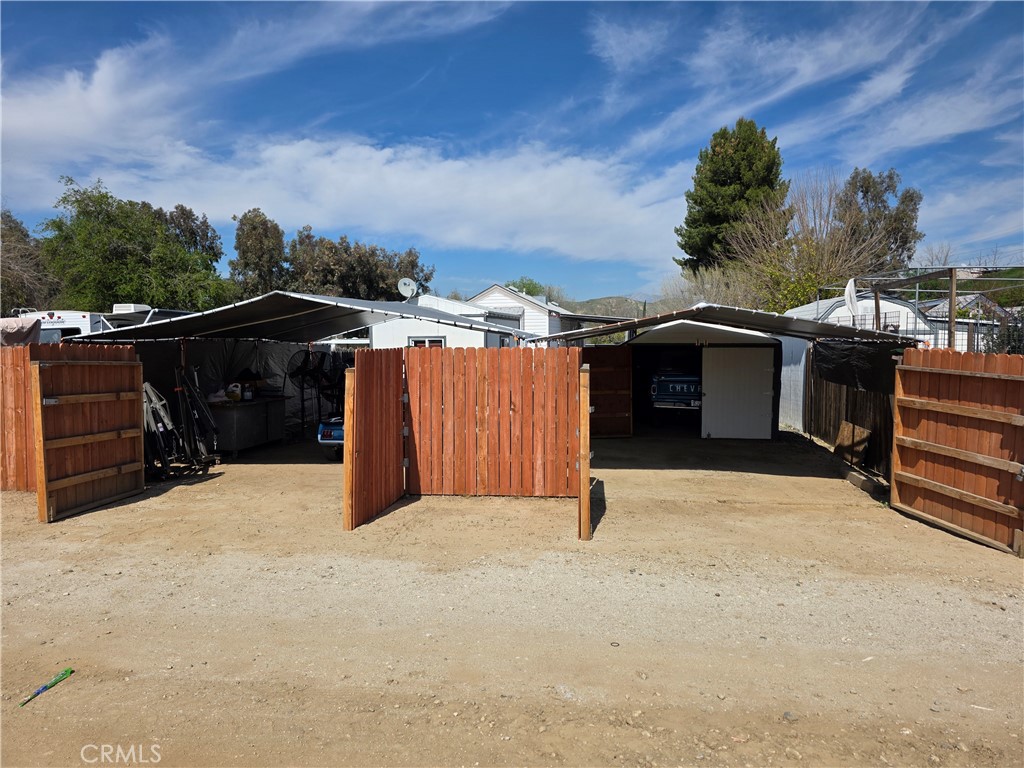 32300 San Timoteo Canyon Road, Unit 186 Redlands, CA 92373 - Photo 31 of 35 Double gates