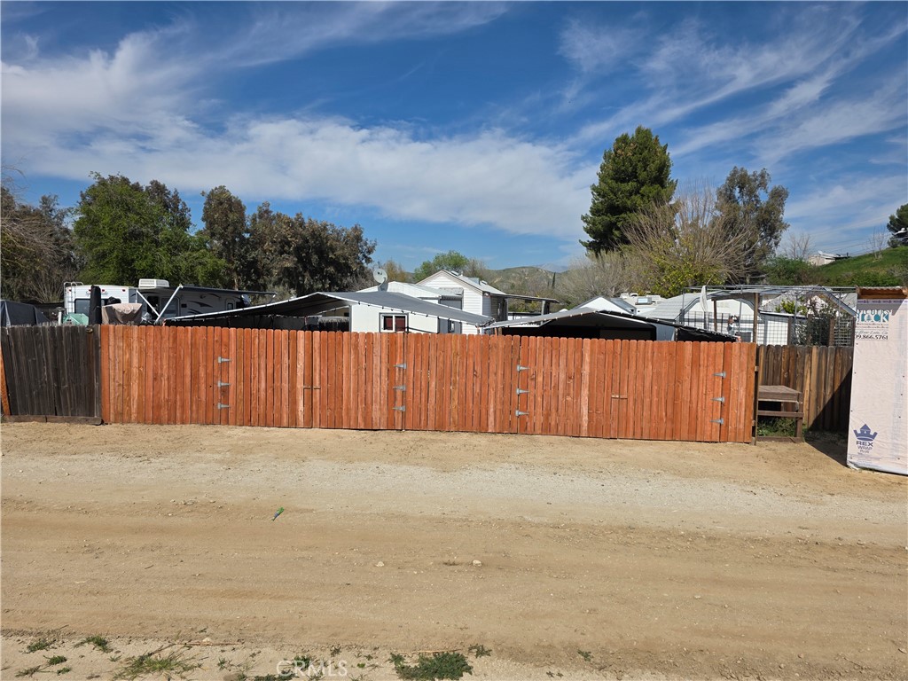32300 San Timoteo Canyon Road, Unit 186 Redlands, CA 92373 - Photo 32 of 35 Fenced in lot