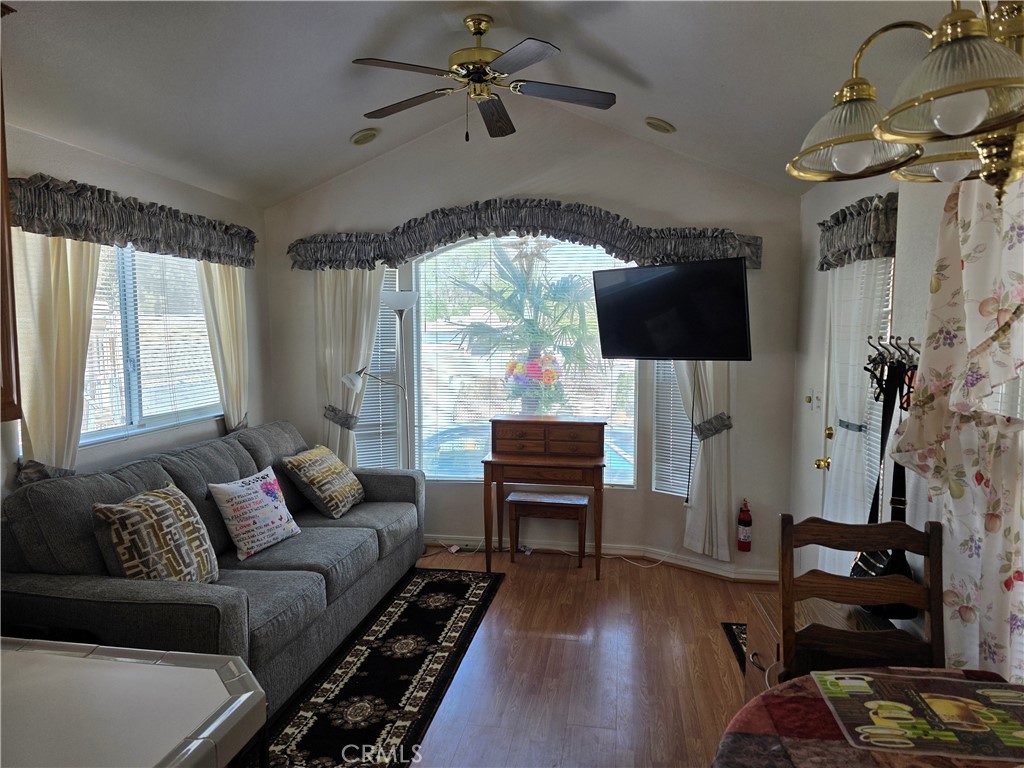 32300 San Timoteo Canyon Road, Unit 186 Redlands, CA 92373 - Photo 4 of 35 Cozy living area with new sofa bed