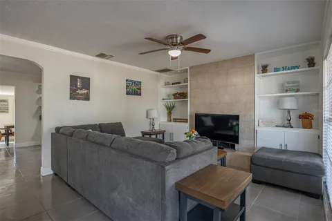 $420,000 | 806 Chadsworth Avenue, Seffner, FL 33584