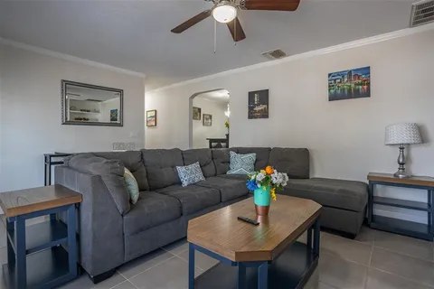 $420,000 | 806 Chadsworth Avenue, Seffner, FL 33584