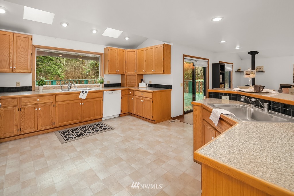 13731 Batten Road Northeast Duvall, WA 98019 - Photo 11 of 25 Gallery Image 11