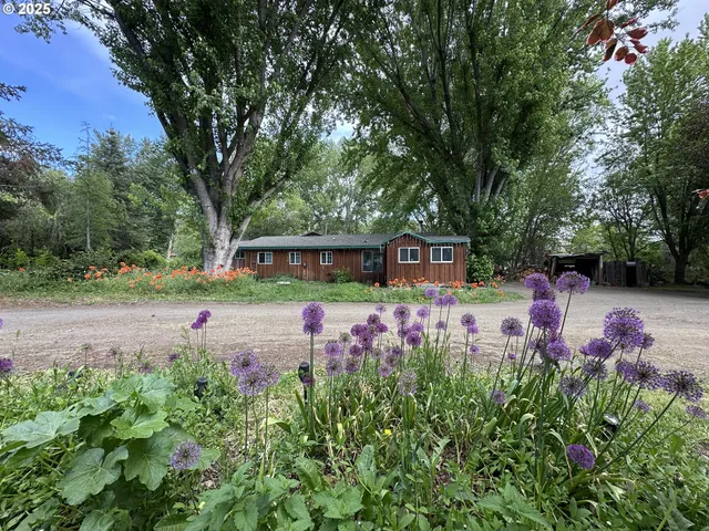 $335,000 | 440 Mountain Boulevard, Mount Vernon, OR 97865