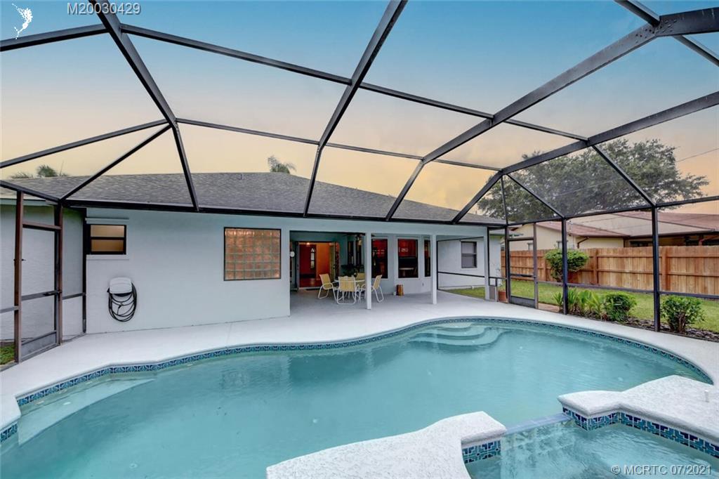 2126 Southeast Dolphin Road Port St. Lucie, FL 34952 - Photo 4 of 40 Gallery Image 4