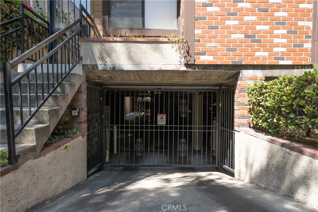 1207 North Columbus Avenue Glendale, CA 91202 - Photo 3 of 21