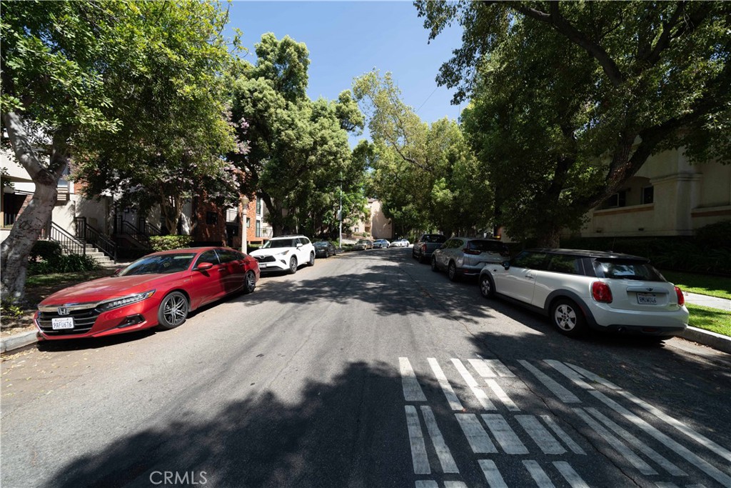 1207 North Columbus Avenue Glendale, CA 91202 - Photo 6 of 21 a view of cars parked on the side of a street