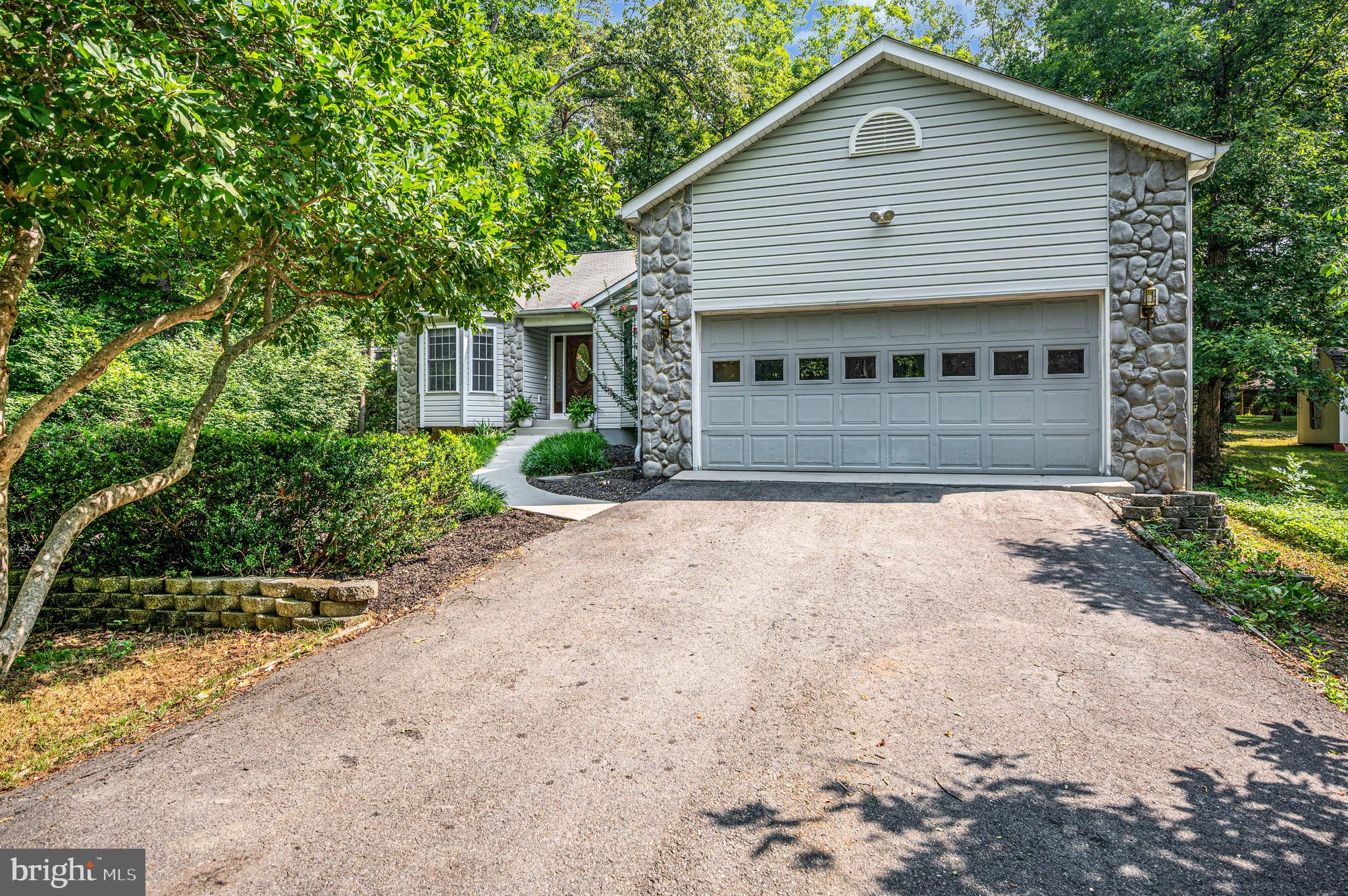 221 Birdie Road Locust Grove, VA 22508 - Photo 3 of 54 One level living