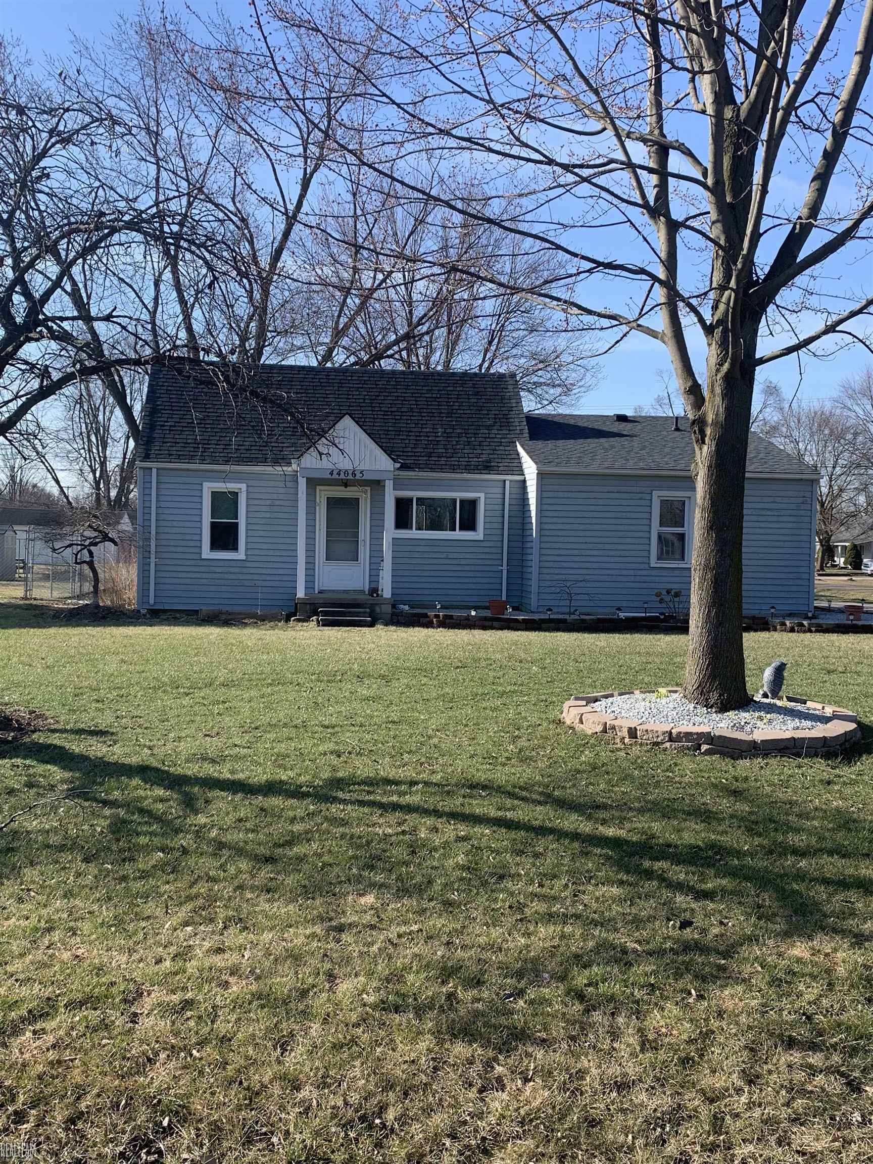 44065 Ecorse Road Belleville, MI 48111 - Photo 1 of 16 50104331.JPG