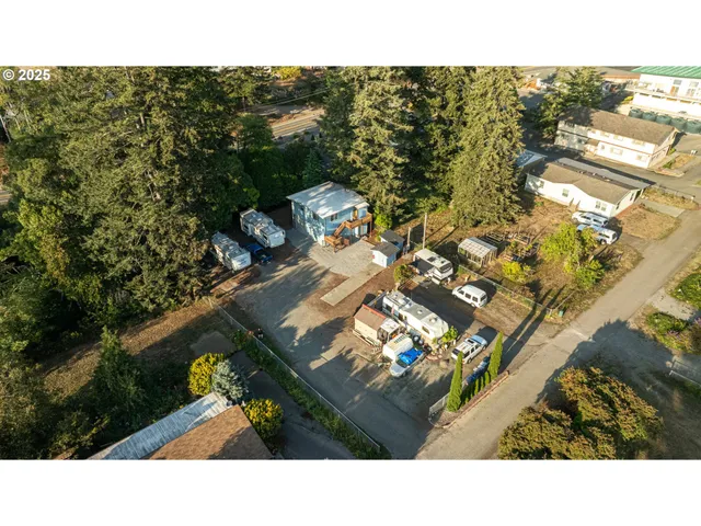 a black and white photo of a city